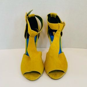 Women’s sandals